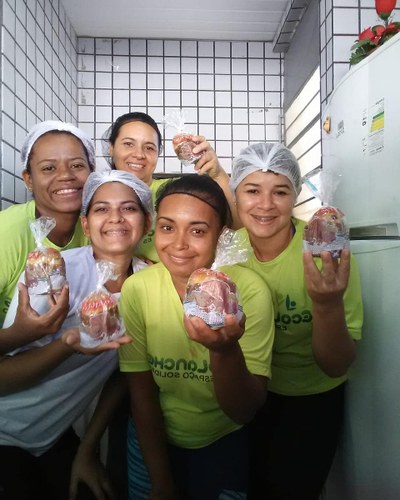 Mulheres que trabalham com a Ecolanches. Imagem cedida pela equipe.